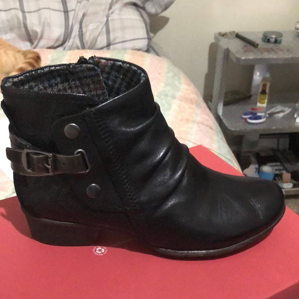 Cobb Hill by RockPort Ankle Boots